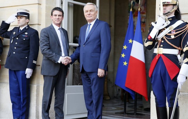 Passation Ayrault Valls